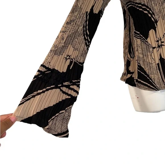 Jennifer L Lloyd Lace up Blouse size “L” - Picture 6 of 6